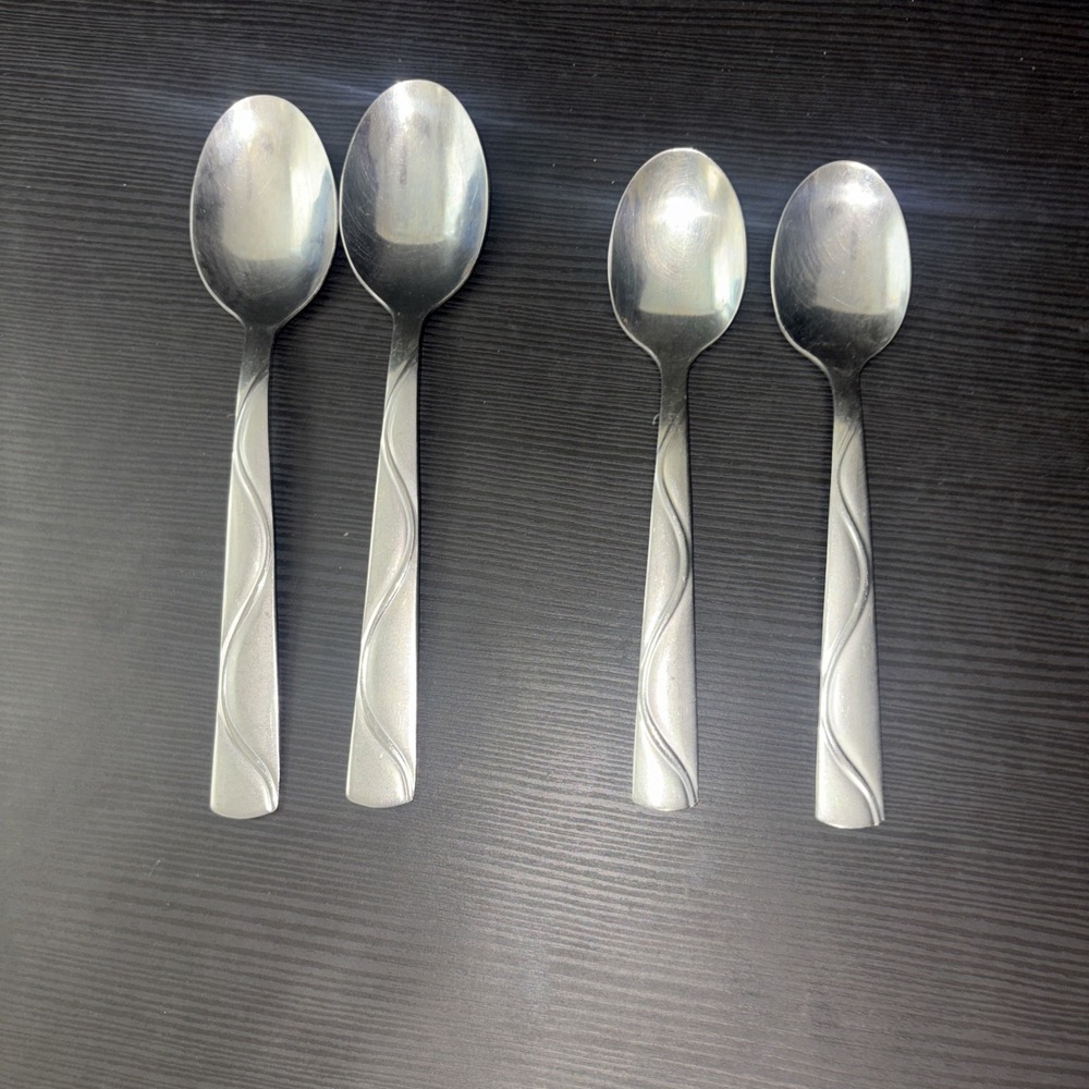 Lot of 4 Cambridge Silver Boa Frost Stainless Flatware Spoons